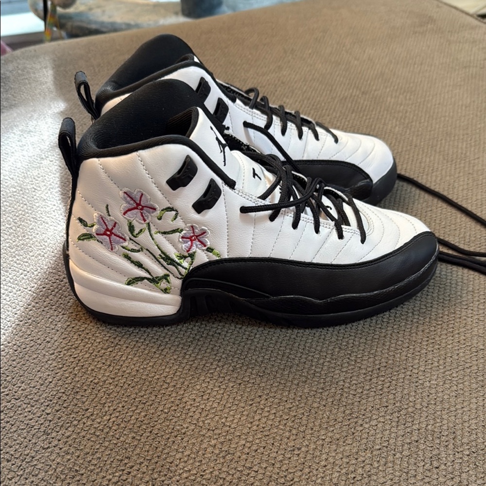 Jordan White and Black Sneakers Classic Athletic Design